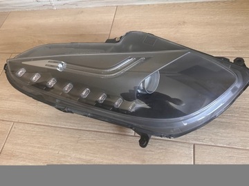 Ferrari Berlinetta lampa xenon prawa AFS skretna
