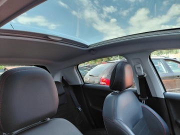 Peugeot 208 I Hatchback 5d Facelifting 1.2 PureTech 110KM 2018 Peugeot 208 GT Line Navi Kamera Panorama Klimatronik 1.2 Benzyna 110KM, zdjęcie 13