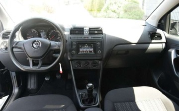 Volkswagen Polo V Hatchback 3d Facelifting 1.0 60KM 2014 Volkswagen Polo 1.0B MPI 2 KPL KOL Alufelgi 17 Sprowadzony Oplacony 60KM, zdjęcie 28