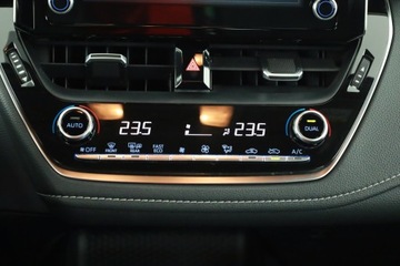 Toyota Corolla XII Hatchback 1.2 Turbo D-4T 116KM 2019 Toyota Corolla 1.2 Turbo, Salon Polska, Klima, zdjęcie 9