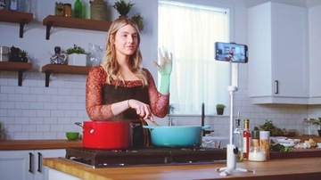 Insta360 Flow Pro - Стабилизатор для смартфонов с AI (Gimbal) Iphone Android