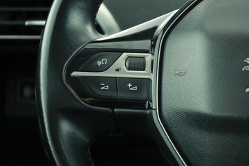 Peugeot 5008 II Crossover 2.0 BlueHDI 150KM 2017 Peugeot 5008 2.0 BlueHDi, Salon Polska, zdjęcie 15