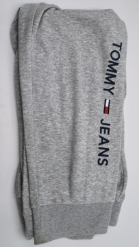 KARTON BOX MIX ABC Tommy Jeans, Levi's 23szt.