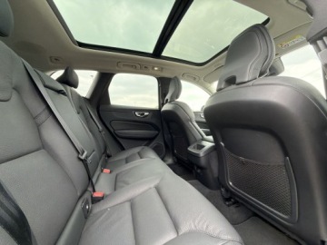Volvo XC60 II 2025 Volvo XC 60 XC60 B5 B AWD Plus Dark Pakiet Climate, zdjęcie 8