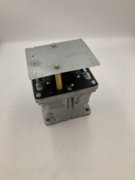 РЕЛЕ АККУМУЛЯТОРНОЙ БАТАРЕИ BOSCH 0 333 300 003
