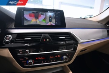 BMW Seria 5 G30-G31 Touring 518d 150KM 2020 BMW Seria 5 518dFotele SportoweOswietlenie WnetrzaDriving Assistant, zdjęcie 10