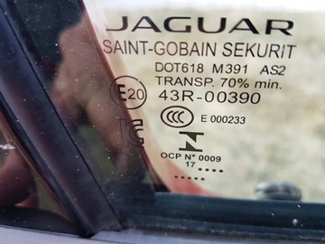 DVEŘE PRAVÉ PŘEDNÍ CAH JAGUAR E-PACE X540 2017-