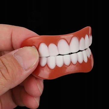 Силиконовые брекеты для искусственных зубов.