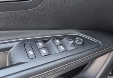 Peugeot 5008 II Crossover Facelifting 1.5 BlueHDi 130KM 2023 Peugeot 5008 1.5 BlueHDi GT SS EAT8 SalonPL FVat Od Reki Bogata Opcja 1.5, zdjęcie 17