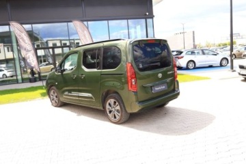 Toyota 2024 Toyota Proace City Verso FAMILY 5 1,5 D-4D diesel 130 KM 8AT Vat23 1.5, zdjęcie 3