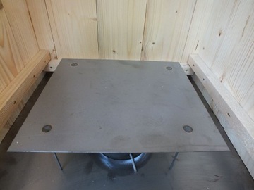 ДЕРЕВЯННАЯ САДОВАЯ КОПИЛКА С ДВЕРЬЮ