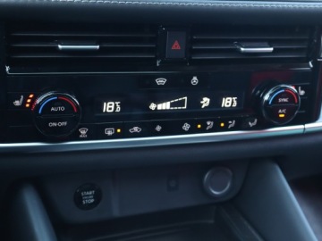 Nissan Qashqai III Crossover Facelifting 1.3 DIG-T MHEV 158KM 2025 Nissan Qashqai 1.3 DIG-T MHEV, 1. Właściciel, zdjęcie 15