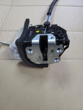 ЗАМОК ДВЕРИ ЗАДНИЙ ЛЕВЫЙ KIA RIO III 2012