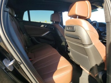 BMW X6 G06 2021 BMW X6 M50i 2021 4.4 Benzyna 523KM, zdjęcie 11