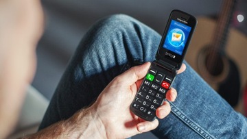 Телефон Kruger&Matz для пожилых людей с кнопкой SOS