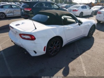 Fiat 124 Spider 2018 Fiat 124 Spider 2018 FIAT 124 SPIDER ABARTH 1.4 Benzyna 164KM, zdjęcie 4