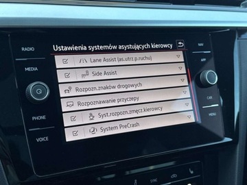 Volkswagen Arteon Fastback Facelifting 2.0 TDI 200KM 2021 Volkswagen Arteon R-Line HAK Panorama Keyless Nawigacja Tempomat App Cyfro, zdjęcie 25