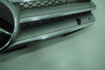 РЕШЕТКА ХРОМ № 4 ПЕРЕДНЯЯ ЛЕВАЯ MERCEDES SL R230 ПОДЪЕМНИК