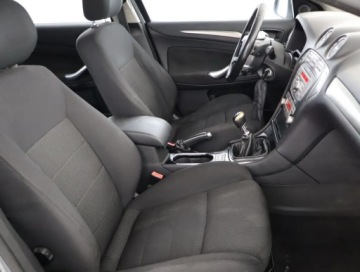 Ford Mondeo IV Hatchback 1.8 Duratorq TDCi 125KM 2009 Ford Mondeo 1.8 TDCi, Klima, Klimatronic, zdjęcie 8