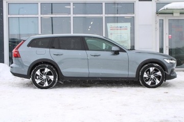 Volvo V60 II  2021 Volvo V60 Cross Country Momentum Pro, zdjęcie 4