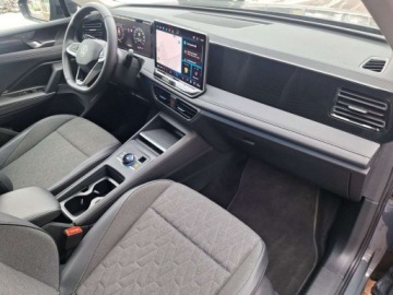 Volkswagen Tiguan II SUV Facelifting 1.5 TSI 150KM 2024 Volkswagen Tiguan serwis ASO 1.5TSI 150KM bezwypadkowy pakiety LED ACC IQd, zdjęcie 13