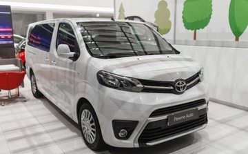 Toyota Proace II Furgon Medium 2.0 D-4D 177KM 2022 Toyota Proace Verso Verso 2.0 D4-D Long Business Aut. 2.0 Diesel 177KM, zdjęcie 1