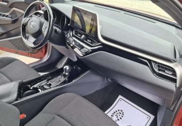 Toyota C-HR I Crossover 1.8 Hybrid 122KM 2018 Toyota C-HR Toyota C-HR 1.8 Hybryda 122KM, zdjęcie 22