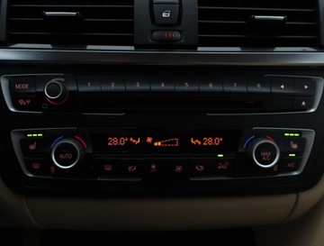 BMW Seria 3 F30-F31-F34 Touring 2.0 318d 143KM 2015 BMW 3 318 d, Automat, Skóra, Navi, Klima, zdjęcie 12