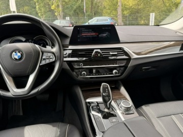 BMW Seria 5 G30-G31 2019 BMW 530 iPerformance xDrive Luxury Line sport-aut,, zdjęcie 21
