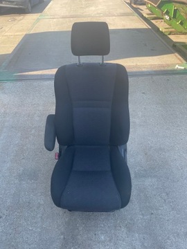 FOTEL KIEROWCY TOYOTA COROLLA VERSO E12