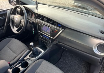 Toyota Auris I Hatchback 3d Facelifting 1.6 Valvematic 132KM 2013 Toyota Auris nawigacja, kamera cofania 1.6 Benzyna 132KM, zdjęcie 33