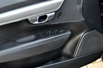 Volvo V90 II Kombi 2.0 D3 150KM 2017 Volvo V90 2,0 D3 150Km Full Led Skóra Grzana, zdjęcie 4