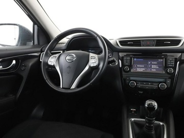 Nissan Qashqai II Crossover 1.6 dCi 130KM 2015 Nissan Qashqai Navi Panorama Czujniki parkowania, zdjęcie 15