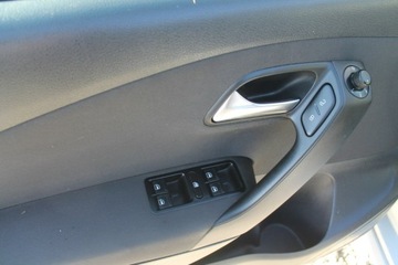 Volkswagen Polo V Hatchback 5d 1.6 TDI-CR DPF 90KM 2011 Volkswagen Polo ROK 2011 POJ 1,6 90 KM, zdjęcie 18