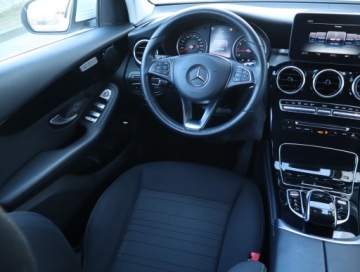 Mercedes GLC C253 SUV 2.0 250 211KM 2019 Mercedes GLC GLC 250 4MATIC, 4X4, Automat, Navi, zdjęcie 6