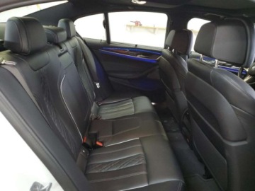 BMW Seria 5 G30-G31 2022 BMW Seria 5 540XI 2022 3.0l 3.0 Benzyna 335KM, zdjęcie 10