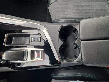 Peugeot 3008 II Plug-In Hybrid Facelifting 1.6 HYBRID 225KM 2023 Peugeot 3008 hybrid, zdjęcie 31