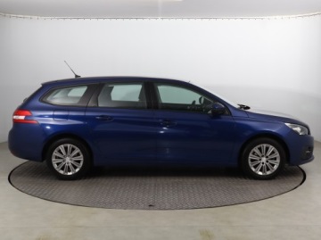 Peugeot 308 II SW Facelifting 1.2 PureTech 130KM 2019 Peugeot 308 1.2 PureTech, Automat, Navi, Klima, zdjęcie 5