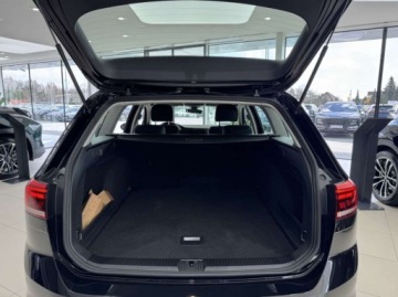Volkswagen Passat B8 Variant Facelifting 2.0 TDI SCR 150KM 2023 Volkswagen Passat Business ACC LED Hak CarPlayAndroid Auto Podgrzewan, zdjęcie 15
