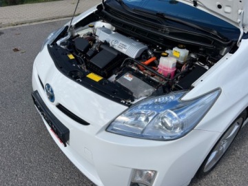 Toyota Prius III Hatchback 1.8 HSD 136KM 2010 Toyota Prius HYBRYDA 136 KONI LEDY AUTOMAT KLIMATRONIC EL.SZYBY SERIWSOWANY, zdjęcie 20