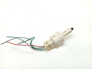 SENZOR BRZDY STOP TOYOTA AVENSIS II T25