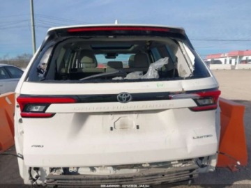 Toyota 2024 Toyota Grand Highlander Limited 2024 2.4 Benzyna 265KM, zdjęcie 3