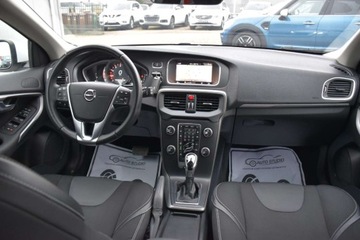 Volvo V40 II 2017 Volvo V40 Lift Duza-Navi Full-LED Klimatronic Tempomat Ambiente AluFelgi, zdjęcie 4