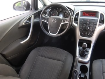 Opel Astra J Hatchback 5d 1.4 Turbo ECOTEC 140KM 2011 Opel Astra 1.4 T, Klima, Tempomat, Parktronic, zdjęcie 6