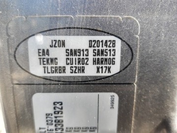 НАКЛАДКА ВЕТРОВОГО СТЕКЛА ЛЕВАЯ SCENIC III TEKNG