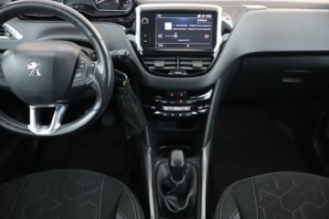 Peugeot 2008 I SUV Facelifting 1.2 PureTech 110KM 2018 Peugeot 2008 1.2 PureTech, Salon Polska, Navi, zdjęcie 11