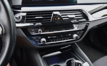 BMW Seria 5 G30-G31 Touring 520d 190KM 2020 BMW Seria 5 2,0D 190 KM X-DRIVE Full Led Nawigacja SPORT-LINE 2.0 Diesel, zdjęcie 29