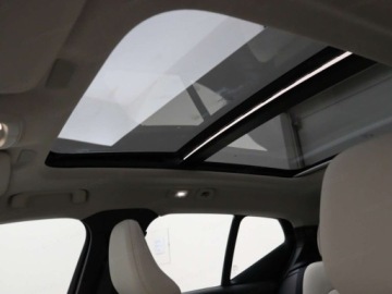 Volvo XC40 2026 VOLVO XC40 B4 Plus Dark Suv 2.0 (211KM) 2026, zdjęcie 5