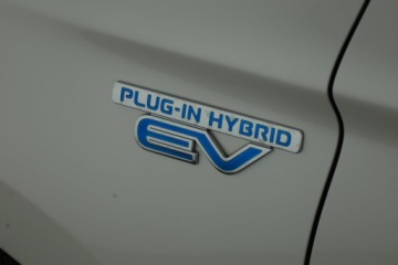 Mitsubishi Outlander III SUV PHEV Facelifting 2020 2.4 PHEV 224KM 2020 Mitsubishi Outlander 2.4 PHEV, Salon Polska, zdjęcie 9