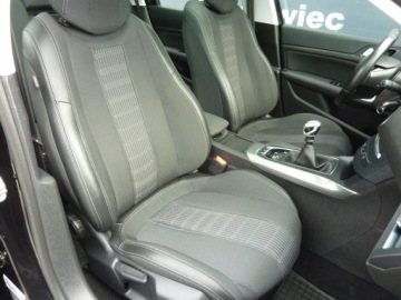Peugeot 308 II SW Facelifting 1.5 BlueHDI 130KM 2019 Peugeot 308 SW ALLURE*1.5 HDI, zdjęcie 15